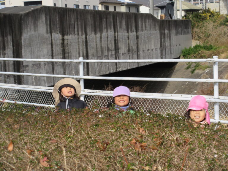 にじ組のかくれんぼ