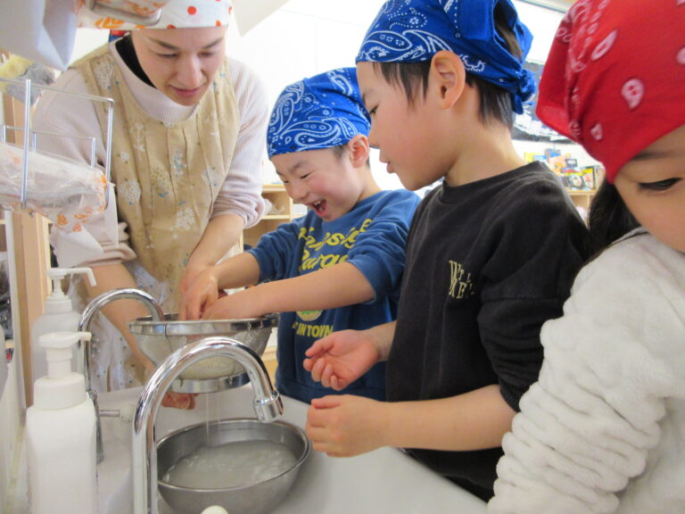 田んぼ活動~おにぎり作り~